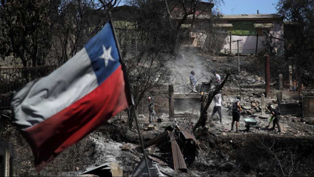 Incendies au Chili: le bilan grimpe à 123 morts, le pays en deuil