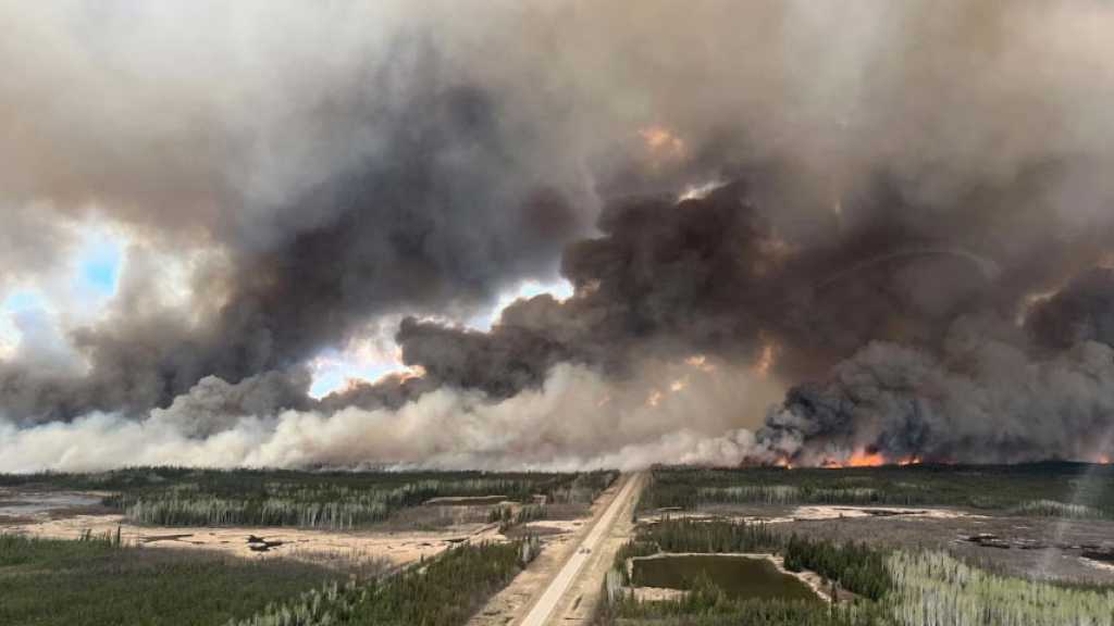 Canada : des milliers de personnes évacuées en raison des feux de forêt dans l’Ouest