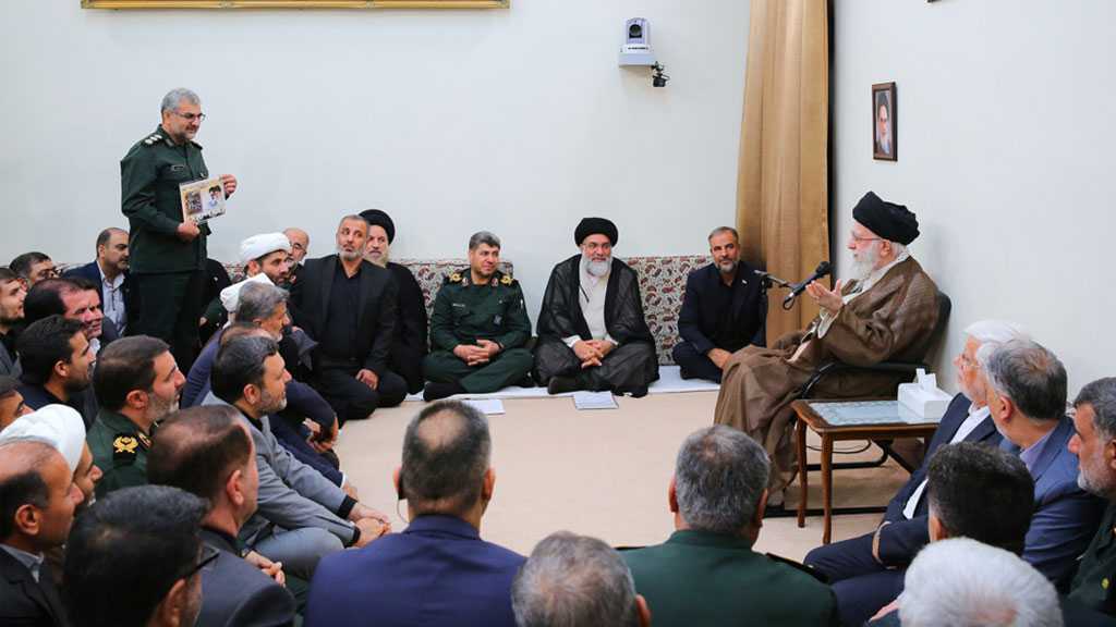 Sayyed Khamenei met en garde contre le danger de toute exagération de la puissance des ennemis