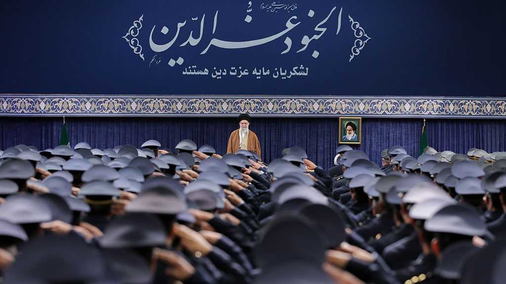 L’imam Khamenei: Si les États-Unis s’en prennent à notre sécurité, l’Iran s’en prendra à leur sécurité sans hésitation