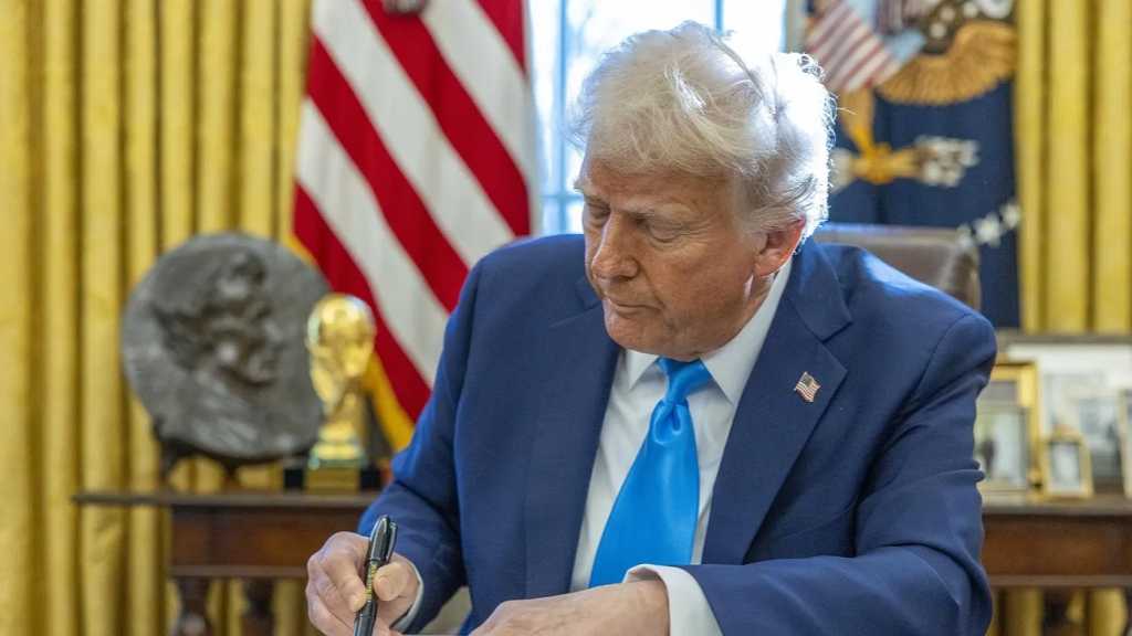 Trump avertit son corps diplomatique qu’il ne tolérera aucune dissidence