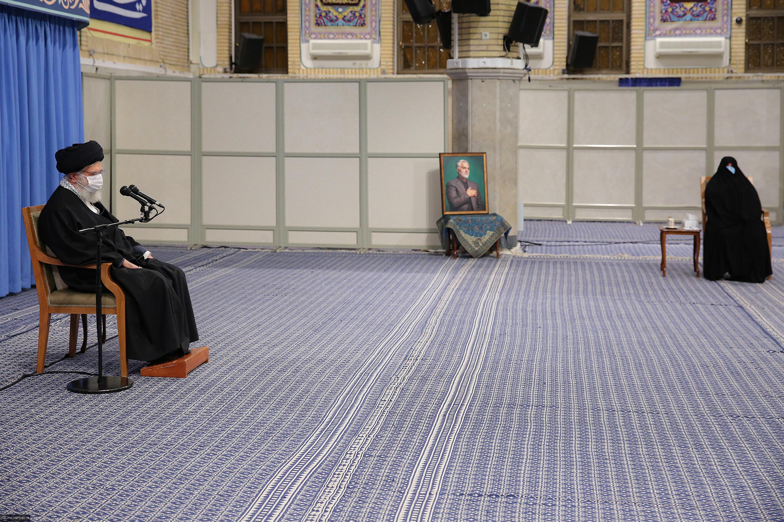Cérémonies commémoratives du martyre de Soleimani: réunion des organisateurs avec sayed Khamenei